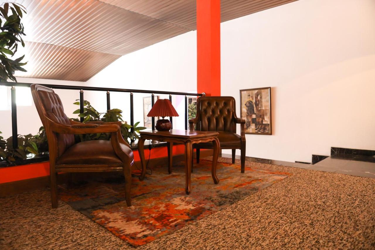No Problem Hotel Yerevan Bagian luar foto
