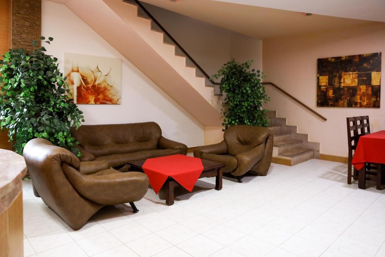 No Problem Hotel Yerevan Bagian luar foto