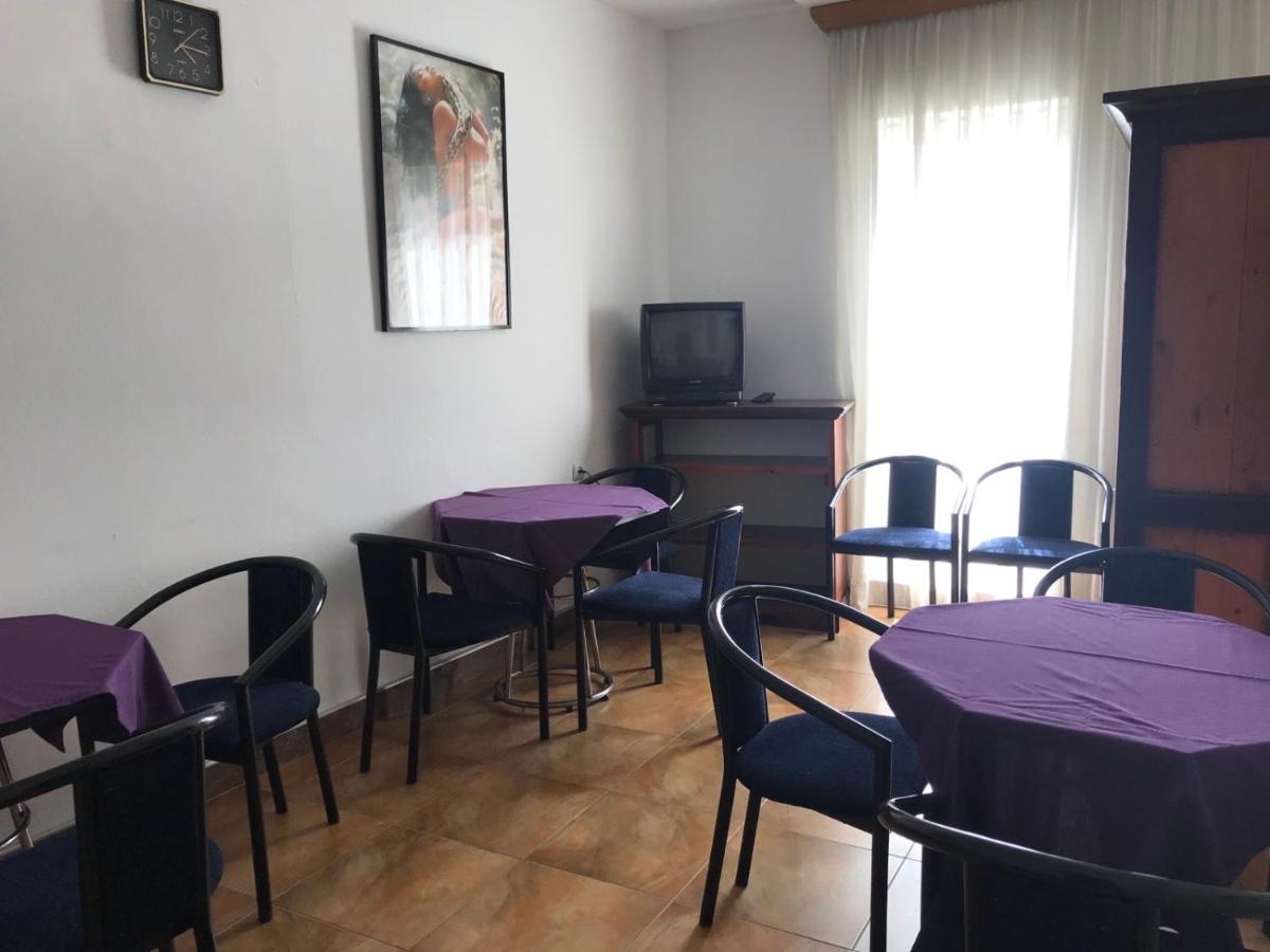 No Problem Hotel Yerevan Bagian luar foto
