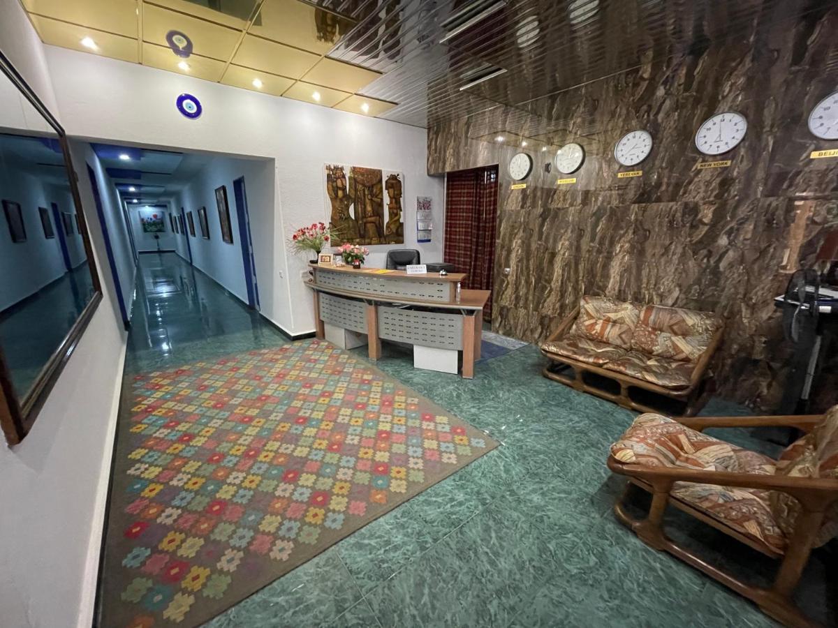No Problem Hotel Yerevan Bagian luar foto